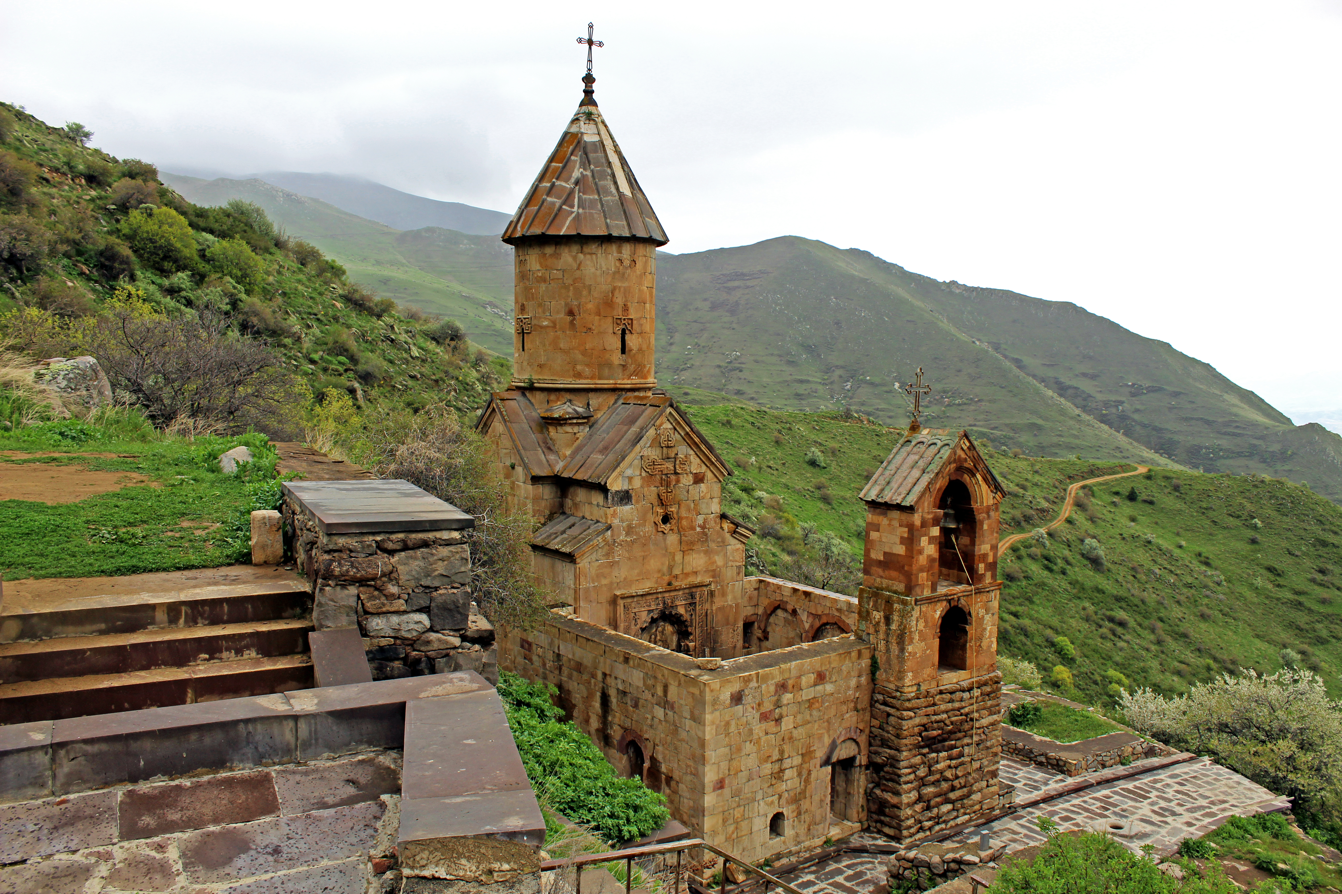 Սպիտակավոր վանք՝ Վայոց ձորի մարզ